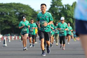 BIB: 
                            <button type="button" onclick="openModal(5172932)" class="btn btn-primary btn-sm float-right btn-popup" data-toggle="modal" data-target=".modal-high-quality">
                        <i class="fas fa-shopping-cart"></i> Add to Cart
                    </button>
                                            <button type="button" onclick="isThisMe(5172932, true)" class="btn btn-success btn-sm float-right btn-popup btn-isme hidden" data-toggle="tooltip" data-placement="bottom" title="นี่คือรูปของคุณใช่ไหม คลิกที่นี่เพื่อเอาเข้าอัลบั้ม">
                        <i class="fas fa-plus"></i> Add to album
                    </button>
                    <button type="button" onclick="isThisMe(5172932, false)" class="btn btn-warning btn-sm float-right btn-popup btn-isnotme hidden">
                        <i class="fas fa-ban"></i> Remove from album
                    </button>